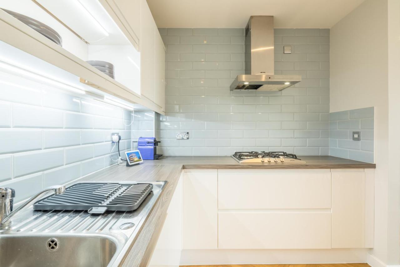 Executive 2Br Apartment Next To Station + Parking Кембридж Экстерьер фото