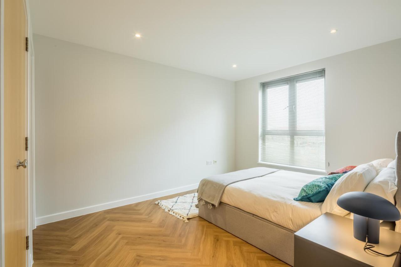 Executive 2Br Apartment Next To Station + Parking Кембридж Экстерьер фото