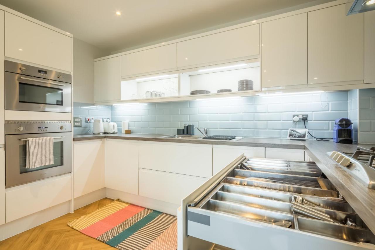 Executive 2Br Apartment Next To Station + Parking Кембридж Экстерьер фото